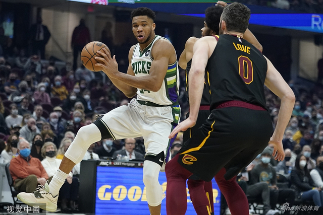 球迷们带来 球迷们带来