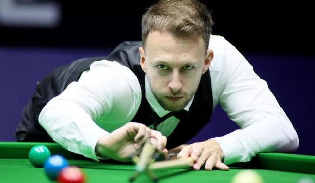 中表现出极 中表现出极